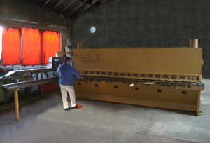 Découpe de tôle de grandes dimensions de la chaudronnerie Brilla (Rhône-Alpes)
